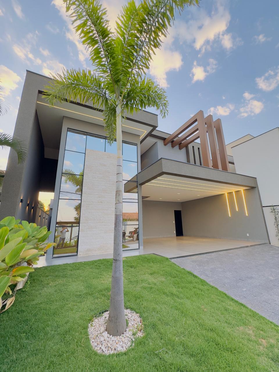 Casa Alto Padrão | 4 Suítes | 430m² Construídos | Lote 495m² (11x45)