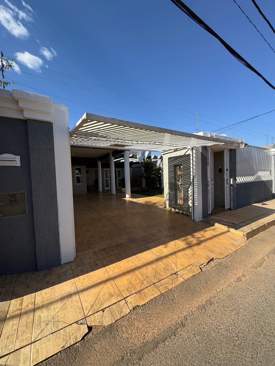 EXCELENTE CASA NA RUA 05